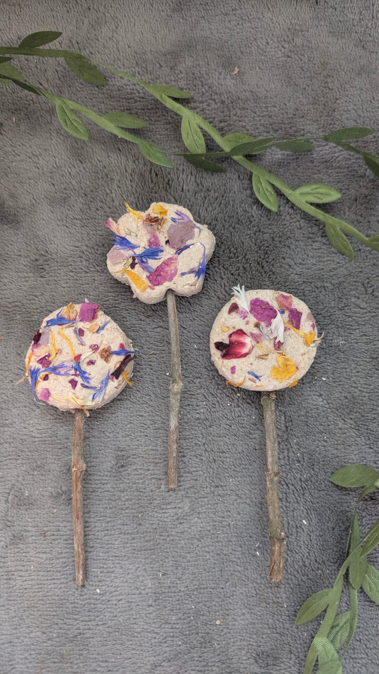 Forage topped lollypop treats