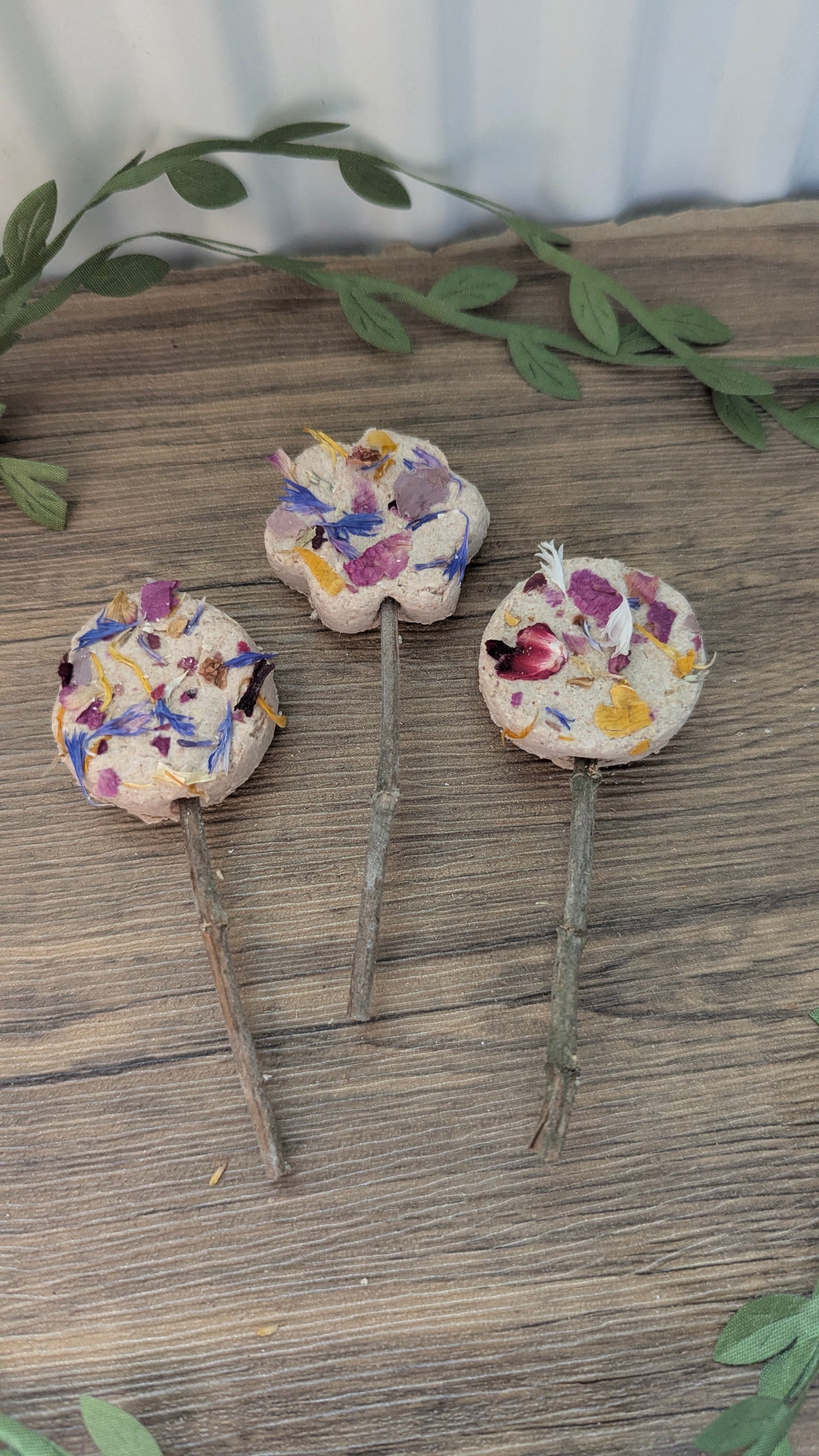 Forage topped lollypop treats