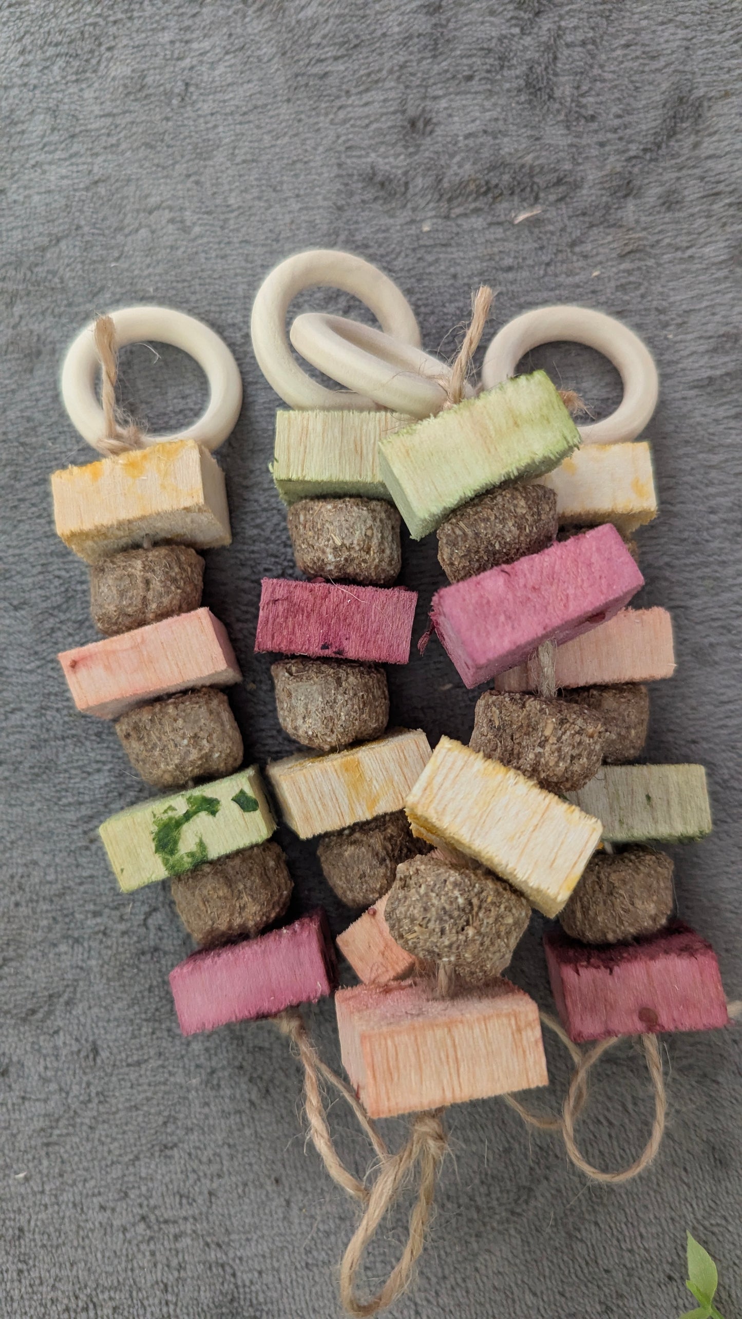 Balsa dangle toy