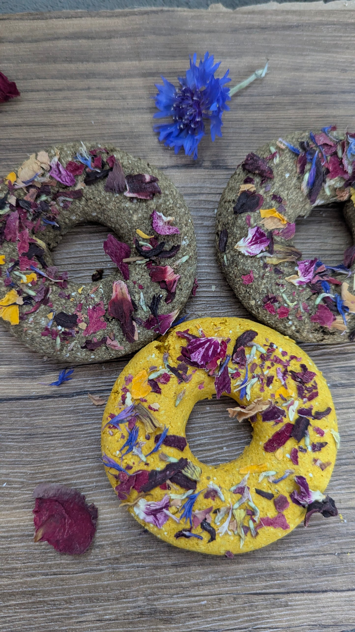 Big forage topped doughnut treats