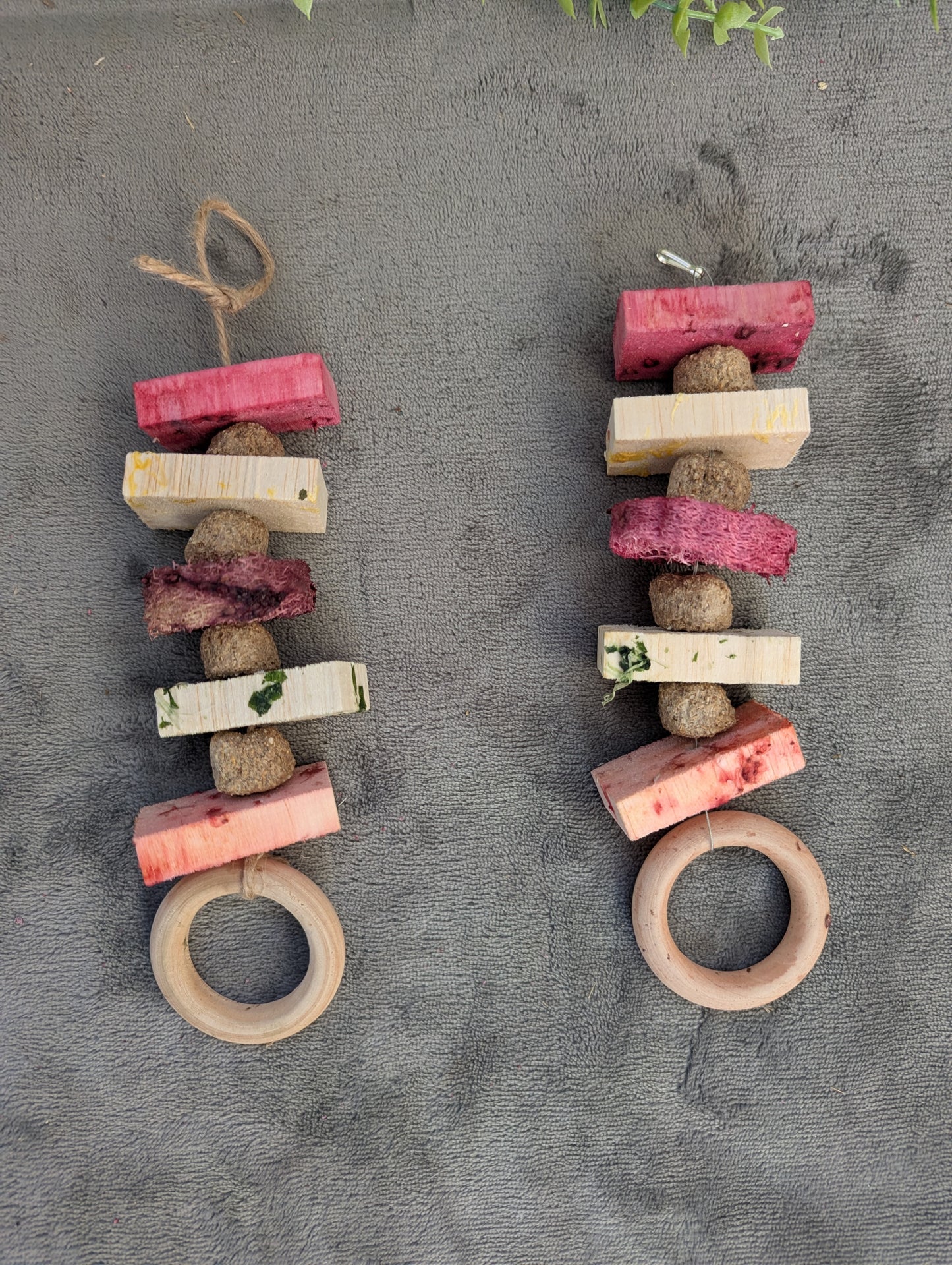 Luxury balsa hanging toy