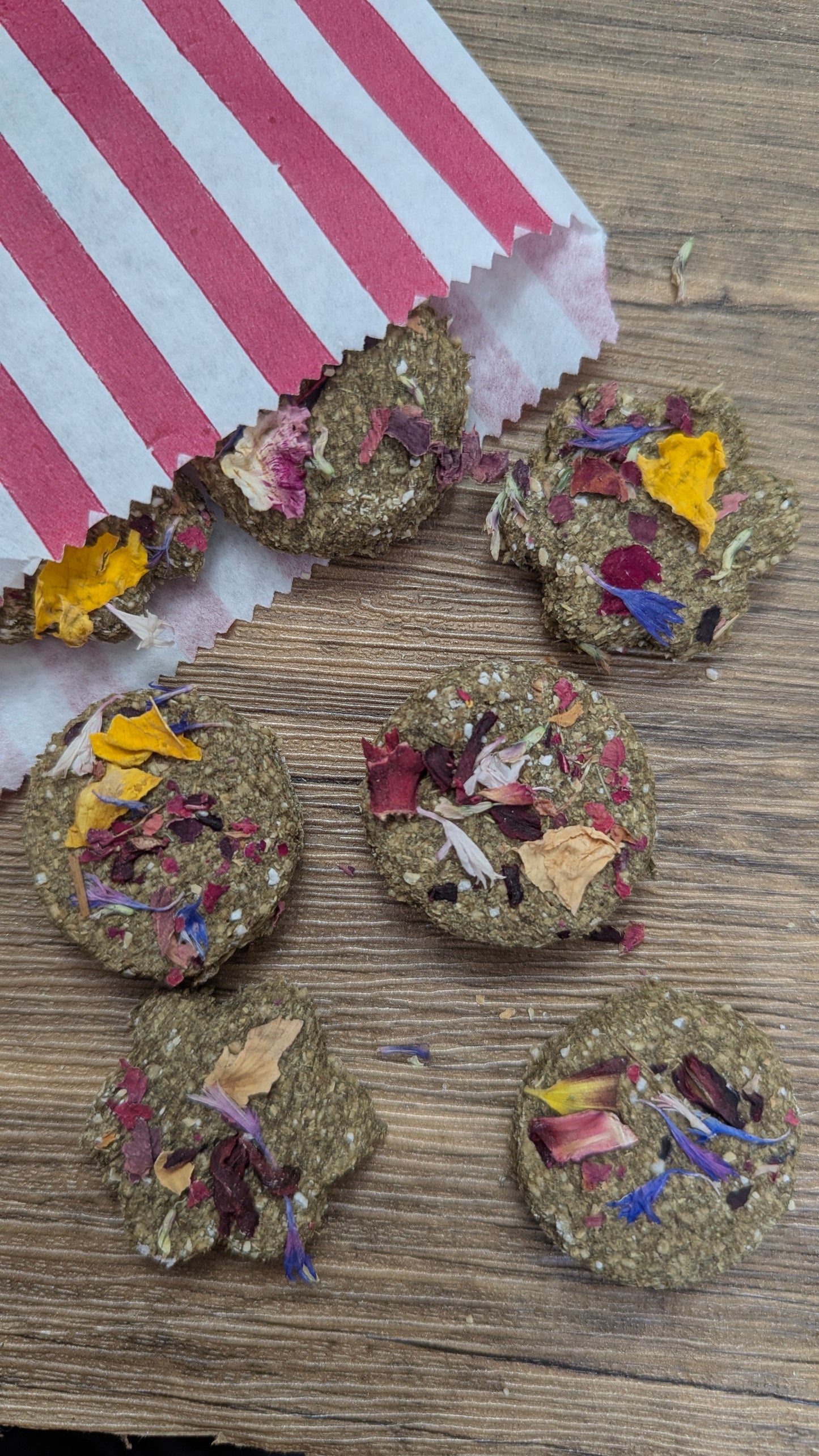 Forage topped treats