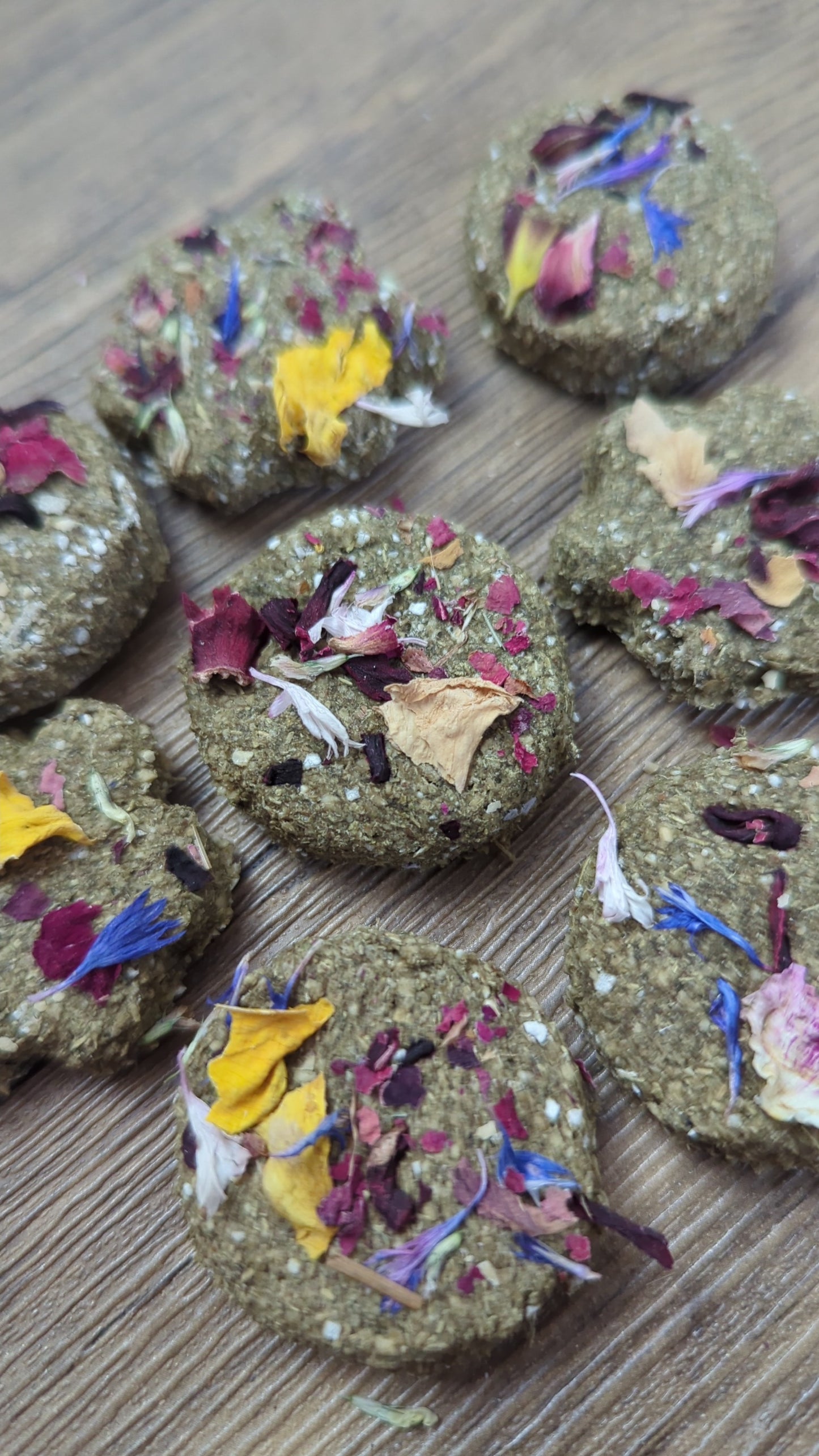 Forage topped treats