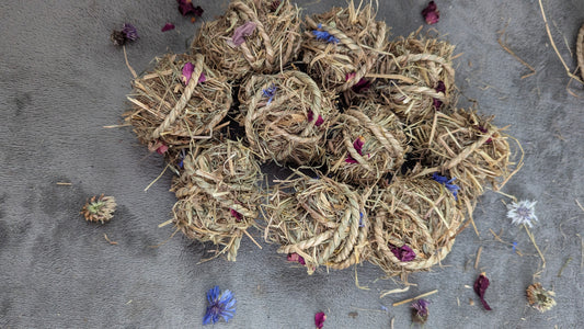 Hay forage balls