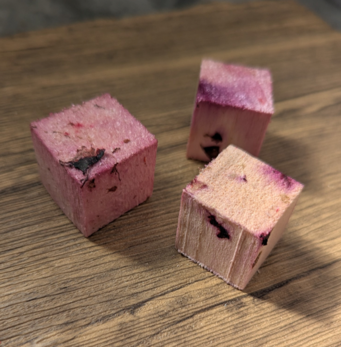 Blueberry flavour balsa chews